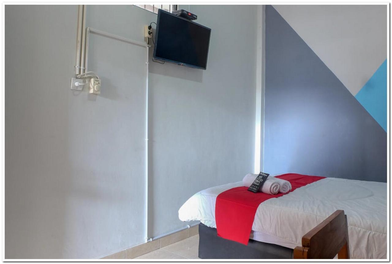 Reddoorz Near Penimbangan Beach Singaraja Екстериор снимка
